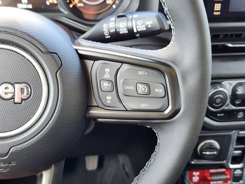 Used 2025 Jeep Wrangler Unlimited Sport AWD/4WD image 19
