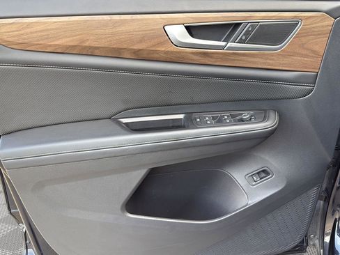 Used 2024 Volkswagen Atlas SE image 12