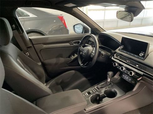 Used 2025 Honda Civic Sport image 17