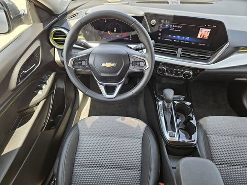 Used 2025 Chevrolet Trax LT w/ Driver Confidence Package FWD image 27