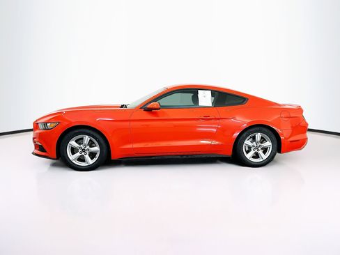 Used 2015 Ford Mustang Coupe RWD image 4