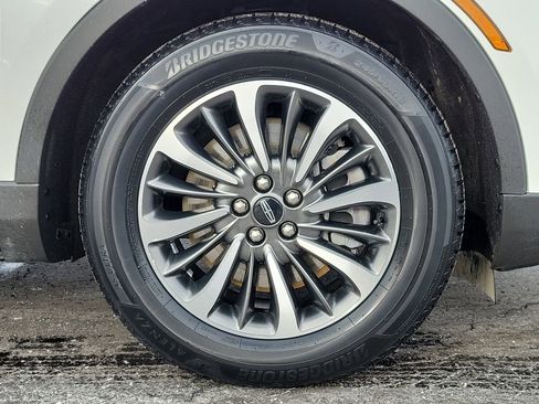 Certified 2023 Lincoln Nautilus AWD w/ Premium Package image 9