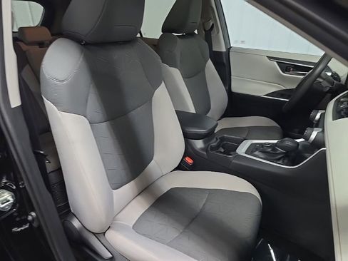 Used 2019 Toyota RAV4 XLE w/ Convenience Package AWD/4WD image 15