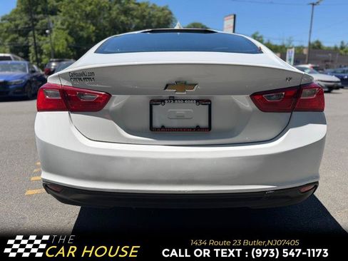 Used 2018 Chevrolet Malibu LT FWD image 3