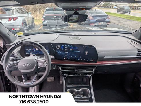 Used 2025 Chevrolet Traverse Z71 w/ Enhanced Driving Package image 6