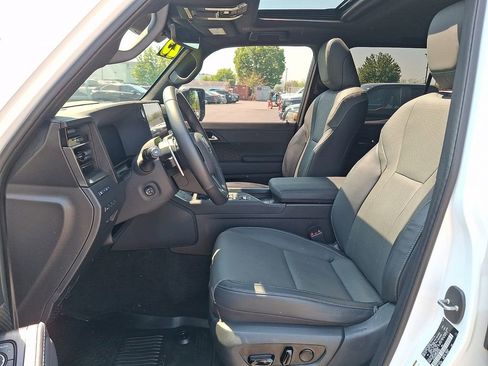 Used 2025 Lexus GX 550 w/ Accessory Package (2T) AWD/4WD image 15