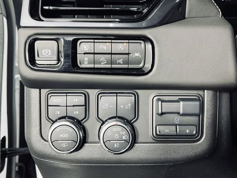 Used 2025 GMC Yukon AT4 Ultimate image 23