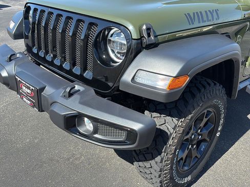 Used 2022 Jeep Wrangler Willys AWD/4WD image 19
