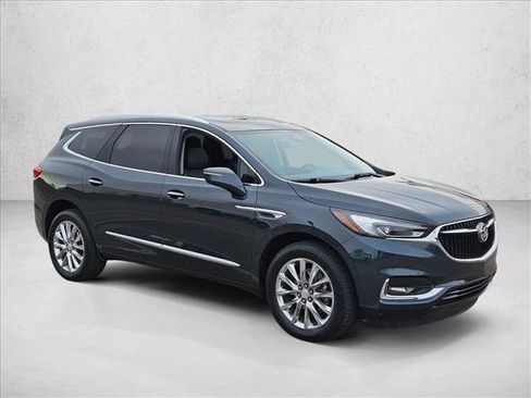 Used 2020 Buick Enclave Premium w/ Sun and Sites Package image 3