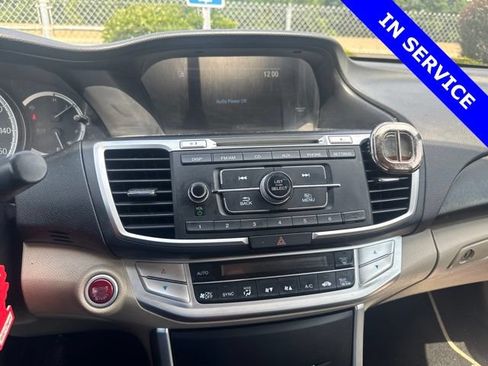 Used 2014 Honda Accord EX image 9