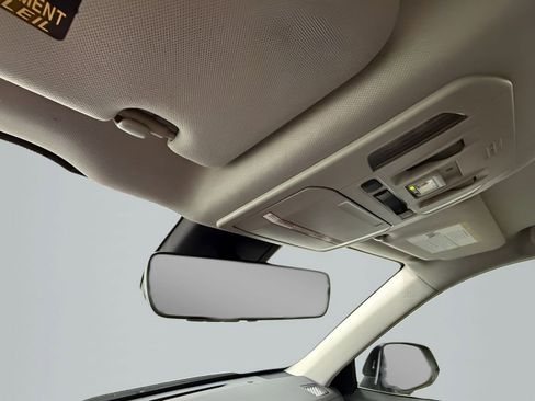 Used 2022 Toyota Highlander XLE FWD image 27