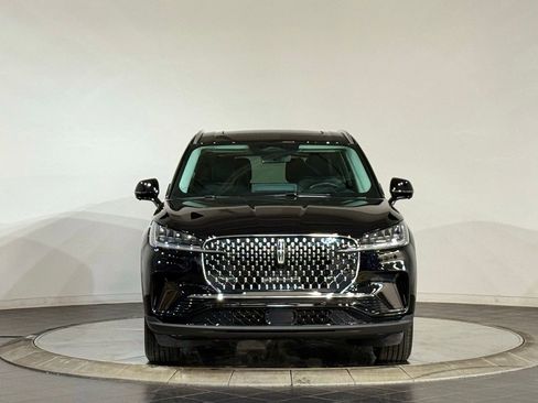 New 2026 Lincoln Aviator AWD image 3
