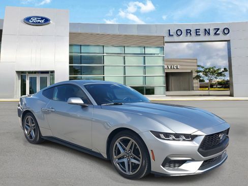 Used 2024 Ford Mustang Coupe image 3