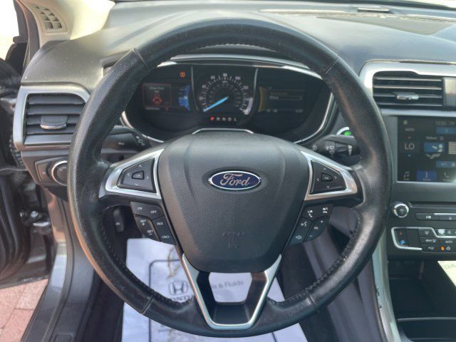 Used 2017 Ford Fusion SE w/ Equipment Group 201A FWD image 23