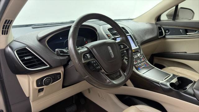 Used 2019 Lincoln Nautilus Reserve w/ Driver Assistance Package FWD image 24