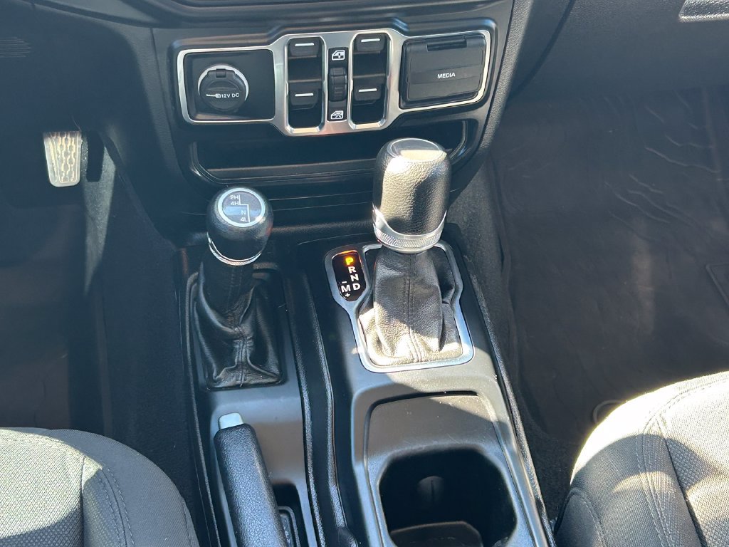Used 2022 Jeep Gladiator Sport AWD/4WD image 19