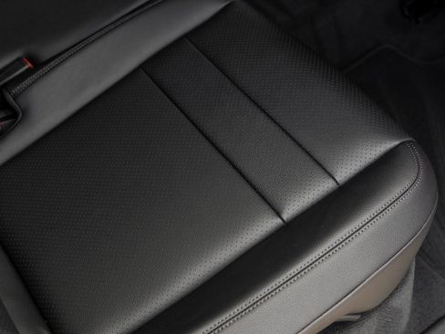 New 2026 Porsche Cayenne image 38