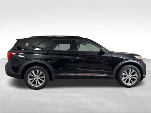 Used 2023 Ford Explorer XLT w/ Equipment Group 202A image 11