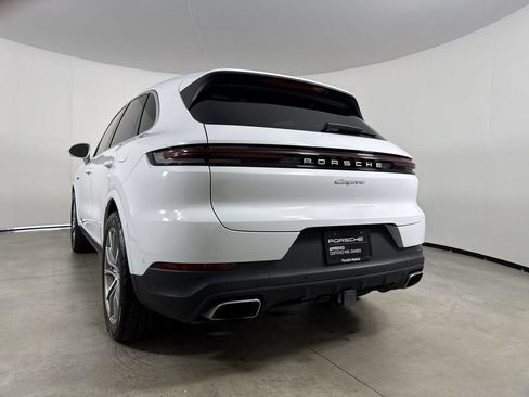 Certified 2026 Porsche Cayenne E-Hybrid AWD/4WD image 19