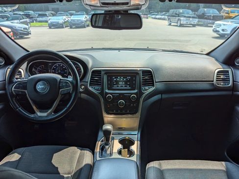 Used 2016 Jeep Grand Cherokee Laredo w/ Quick Order Package 23E image 2