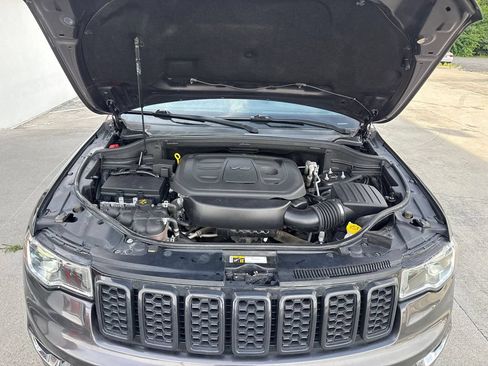 Used 2019 Jeep Grand Cherokee Limited AWD/4WD image 14