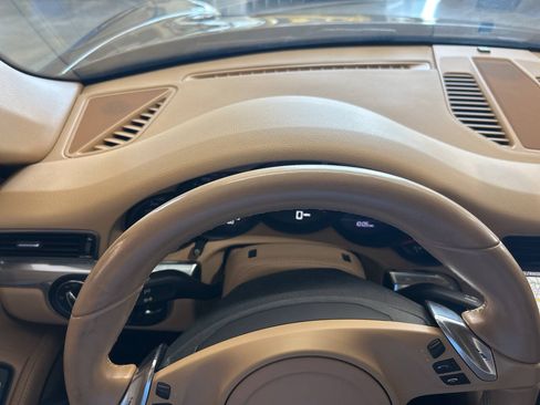 Used 2014 Porsche 911 Carrera image 9