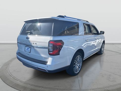 Used 2022 Ford Expedition Max Limited image 9