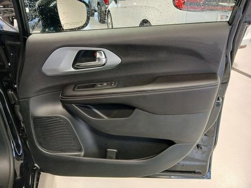New 2026 Chrysler Pacifica Limited w/ S Appearance Package AWD/4WD image 15