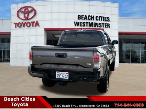 Used 2021 Toyota Tacoma TRD Off-Road w/ Technology Package AWD/4WD image 11