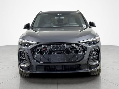 Used 2025 Audi SQ5 Premium Plus w/ Premium Plus Package image 8