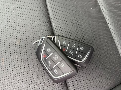 Used 2025 Cadillac Escalade ESV Premium Luxury image 49