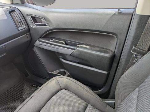 Used 2022 Chevrolet Colorado LT w/ LT Convenience Package RWD image 16
