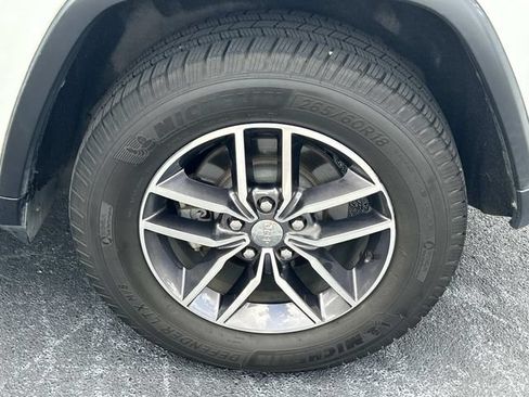 Used 2018 Jeep Grand Cherokee Limited w/ Trailer Tow Group IV AWD/4WD image 14