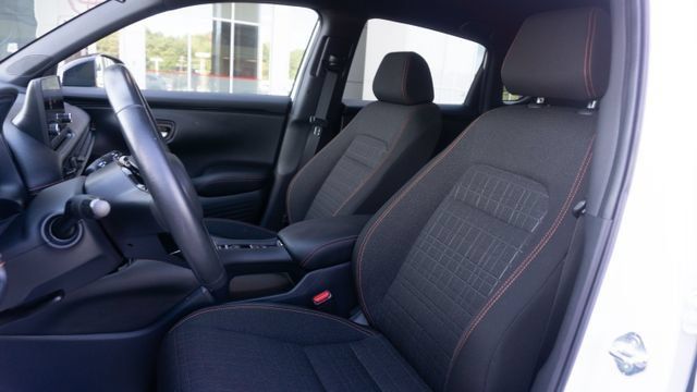 Used 2025 Honda HR-V Sport image 16