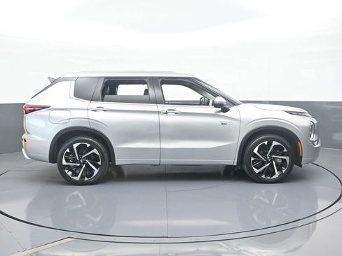 Used 2023 Mitsubishi Outlander SEL image 7