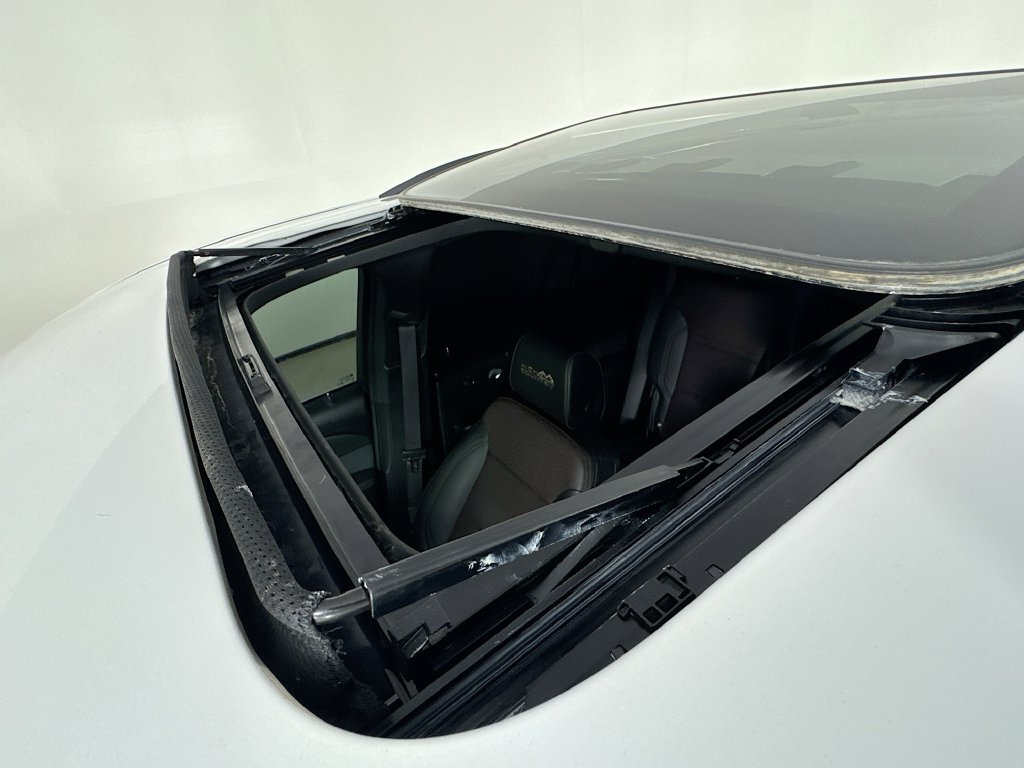 Used 2023 Chevrolet Traverse High Country w/ LPO, Floor Liner Package FWD image 27