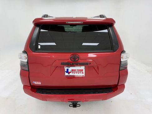 Used 2021 Toyota 4Runner SR5 AWD/4WD image 39