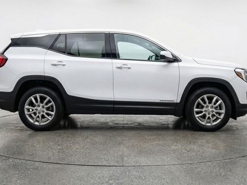 Used 2024 GMC Terrain SLT AWD/4WD image 11