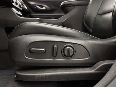 Used 2022 GMC Terrain SLT image 13