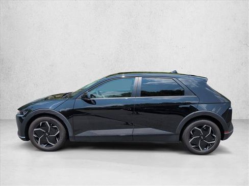 Certified 2024 Hyundai Ioniq 5 SE RWD image 9