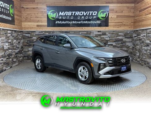 Certified 2026 Hyundai Tucson SE image 1