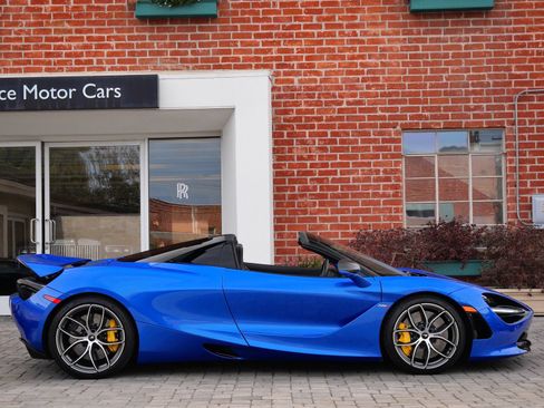 Used 2022 McLaren 720S Luxury RWD image 3