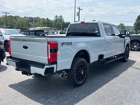 Used 2025 Ford F250 Lariat w/ Black Appearance Package AWD/4WD image 8