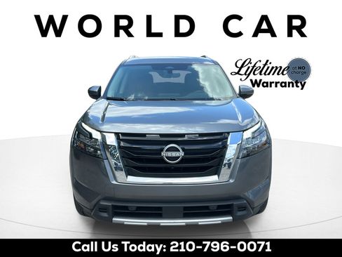Used 2025 Nissan Pathfinder SL w/ SL Premium Package FWD image 8