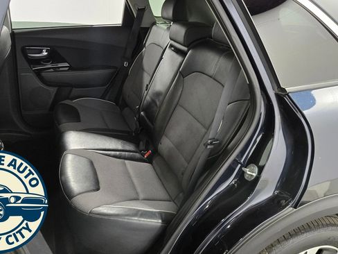 Used 2022 Kia Niro EX w/ Cold Weather Package FWD image 25
