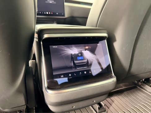 Used 2022 Tesla Model S image 18