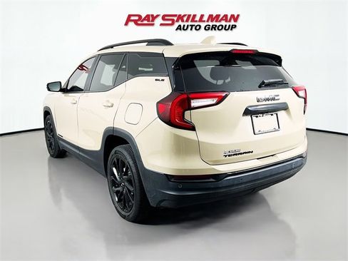 Used 2023 GMC Terrain SLE w/ Driver Convenience Package image 5