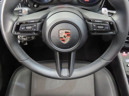 Certified 2025 Porsche Macan AWD/4WD image 19