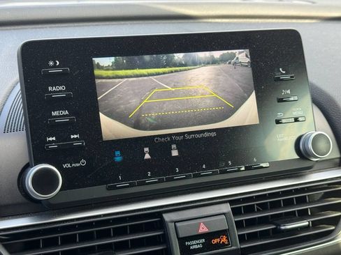 Used 2020 Honda Accord Hybrid image 15
