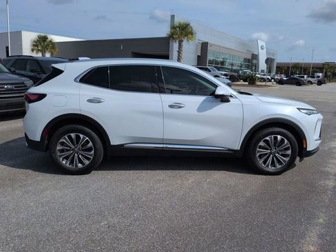 Used 2025 Buick Envision Preferred AWD/4WD image 3